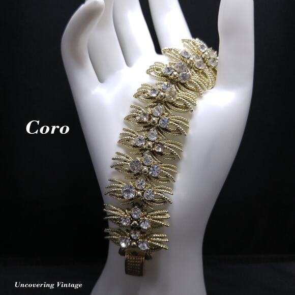 Coro Pegasus Clear Rhinestone Wide Bracelet, Gold Plated, 1950s Vintage Jewelry - Picture 3 of 10